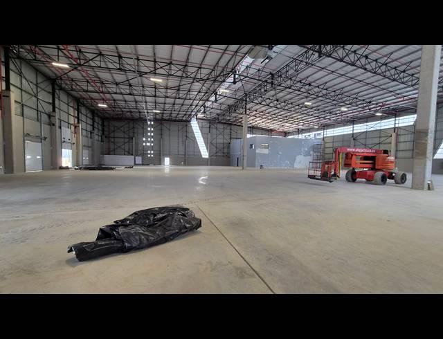 3,651M² WAREHOUSE TO LET IN JET PARK